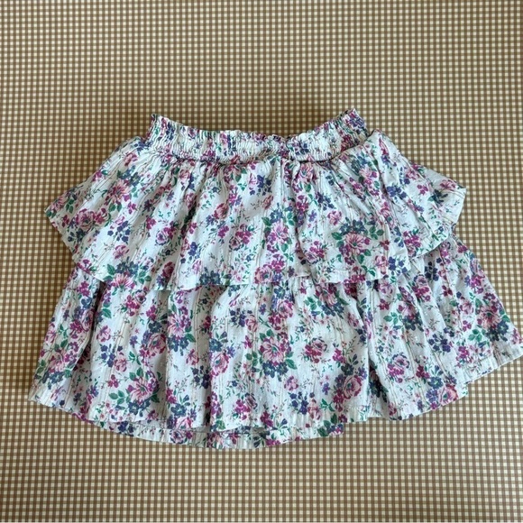 Floral ruffles skirt with built in shorts. Girl size 7 - Picture 9 of 12